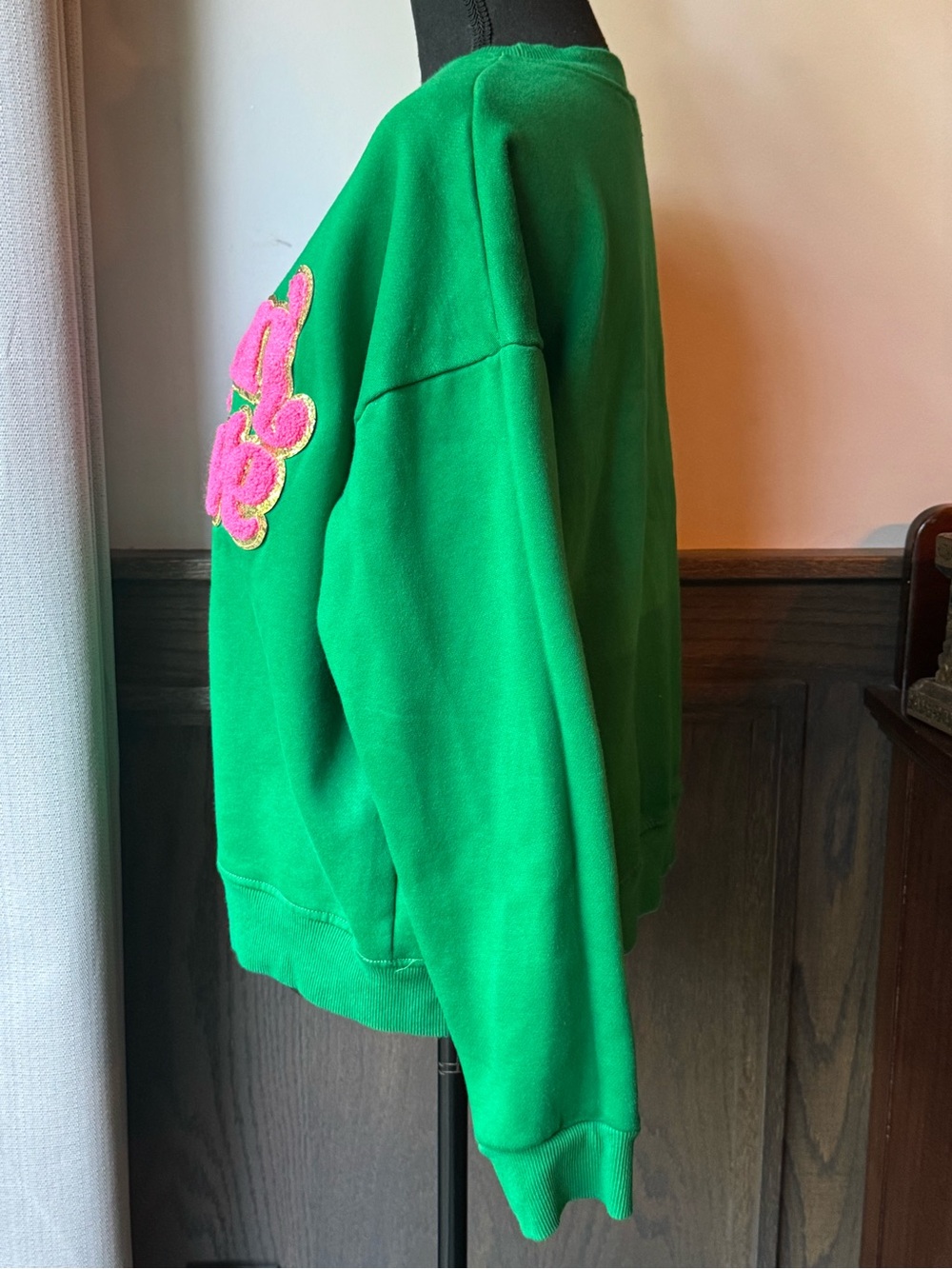 Kirklands Green Sweatshirt with Pink and Gold medium “feelin festive” - Picture 4 of 8